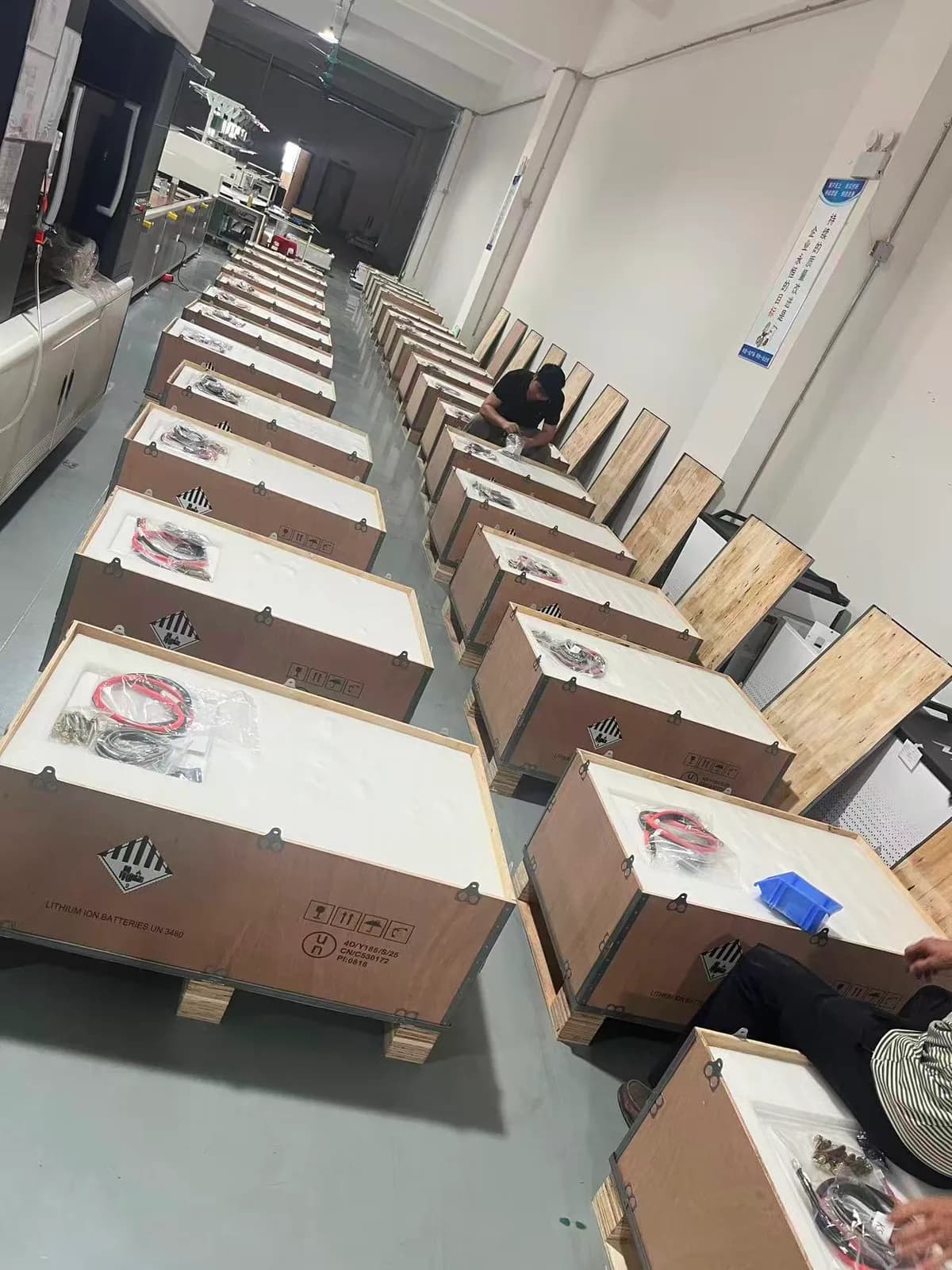 Kit Fotovoltaic Off-Grid Solarescu 4.5 kW: Invertor Growatt SPF 6000 ES Plus 6kW, 10x Panouri N-Type TOPCon 450W (4.5kW), Baterie LiFePO4 17 kWh (51.2V 330Ah) EVE & BMS JK - poza 5