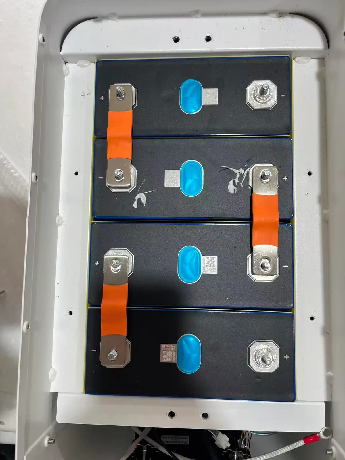 Baterie LiFePO4 Solarescu BL-T12330 12V (12.8V) 330Ah, 4.22 kWh, Celule EVE, Încălzire Automată, Smart BMS cu Bluetooth - poza 9