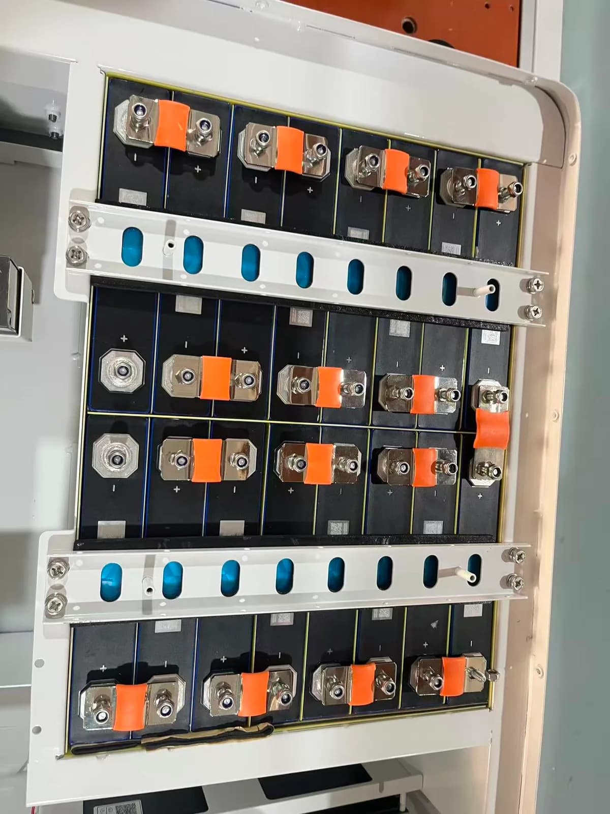 Baterie LiFePO4 48V (51.2V) 206Ah, 10.5 kWh Stocare Rezidențială Solarescu BL-WP48206, Celule EVE Grade A, Smart BMS JK 150A - poza 8