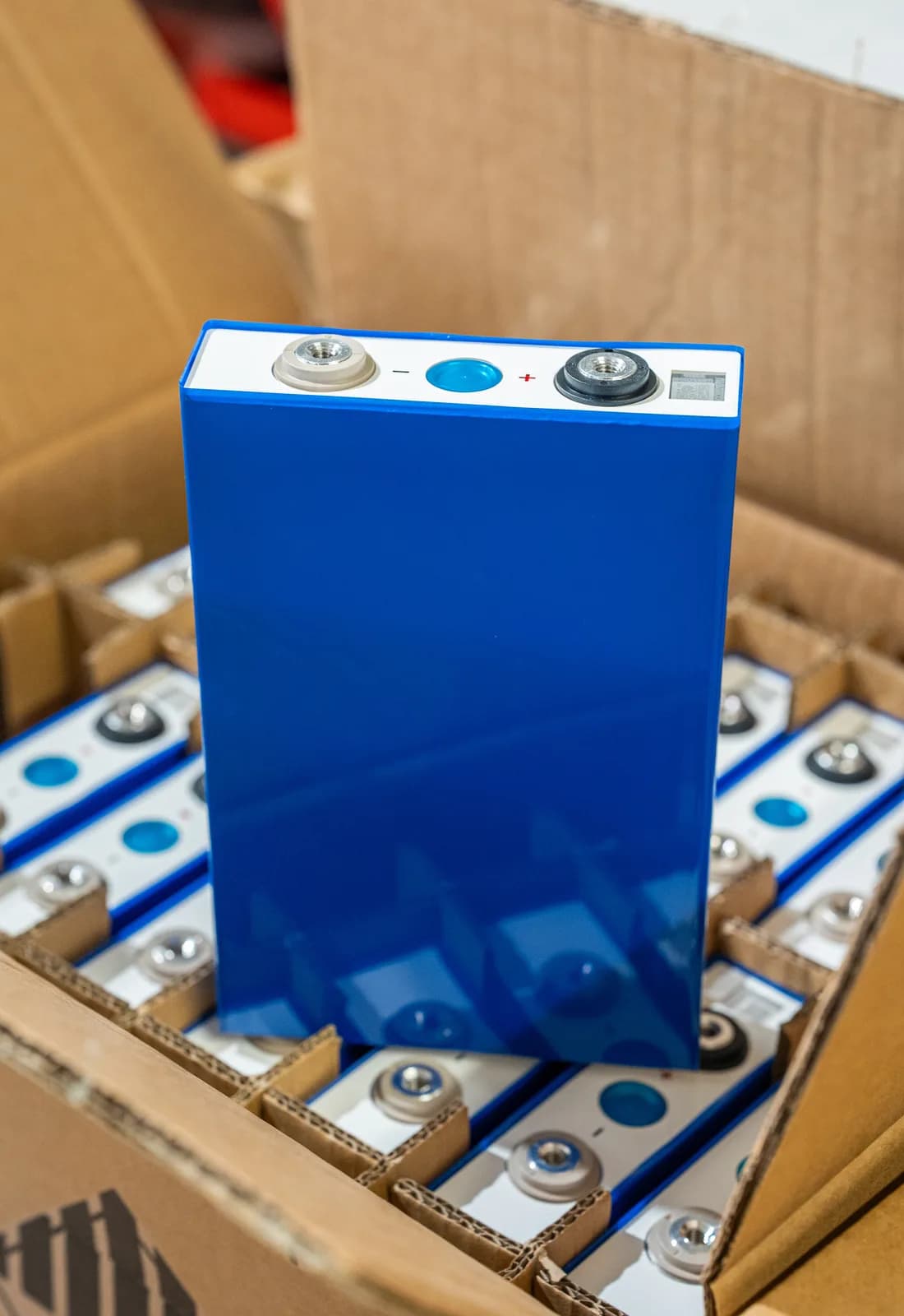Kit 16 Celule LiFePO4 EVE LF105 3.2V (Capacitate Reală 114Ah+ / 5.85 kWh, 51.2V), Grad A + Bare Conexiune și Șuruburi M6 Incluse - poza 5